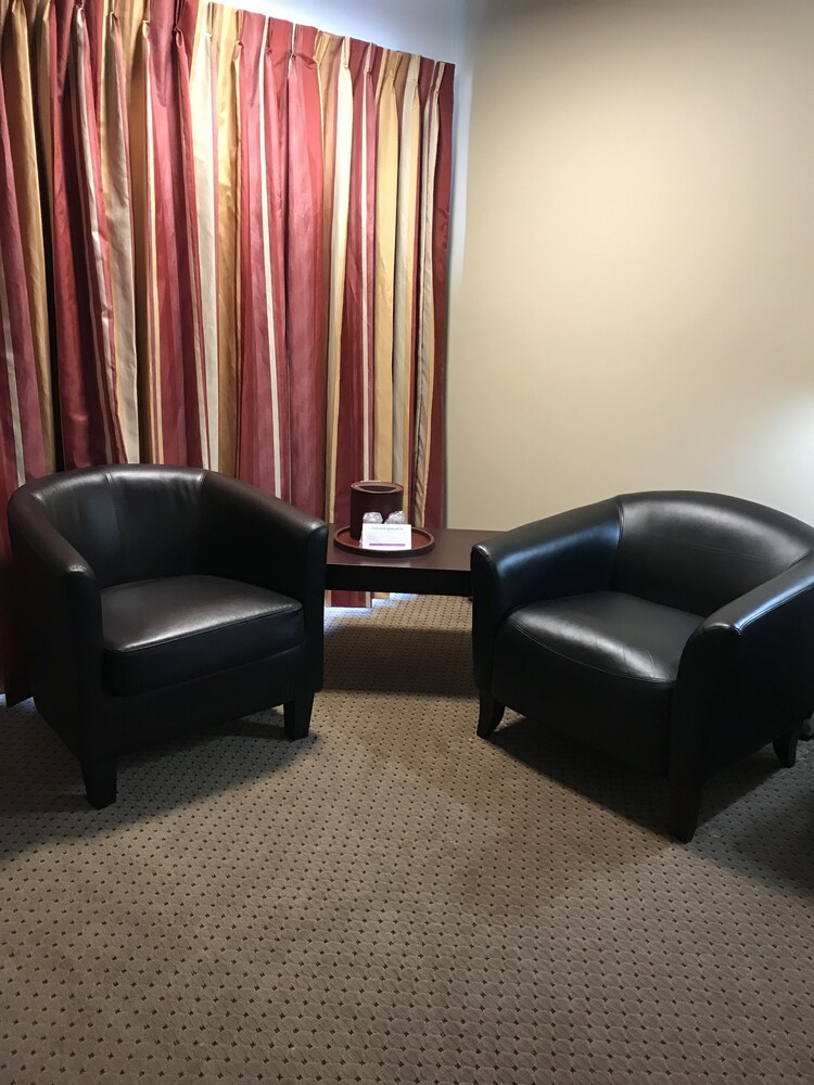 Brentwood Motor Inn - photo 8