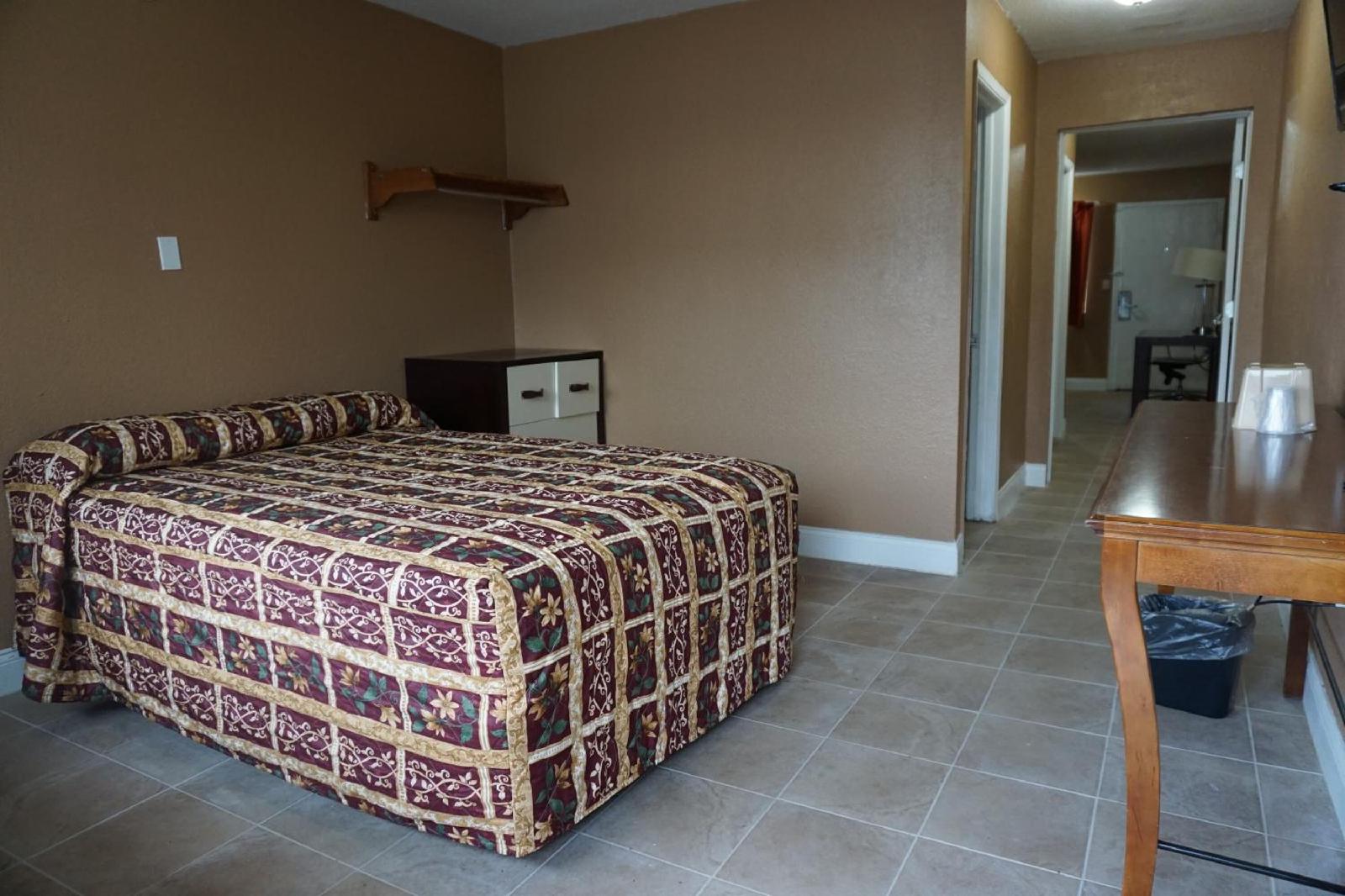 Econo Lodge San Antonio Northeast I 35 - photo 5