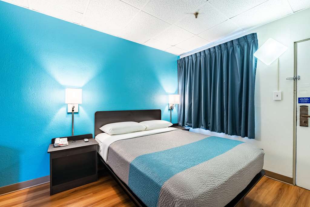 Motel 6 Elmsford NY White Plains - photo 9