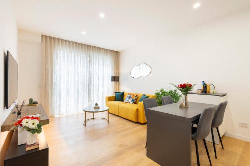 Suite & Outdoor Patio Colosseum & Fori Imperiali — 4-Star Luxury Hotel in Rome, Italy