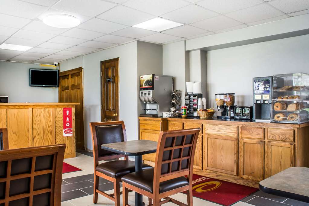 Econo Lodge Brockport - photo 24