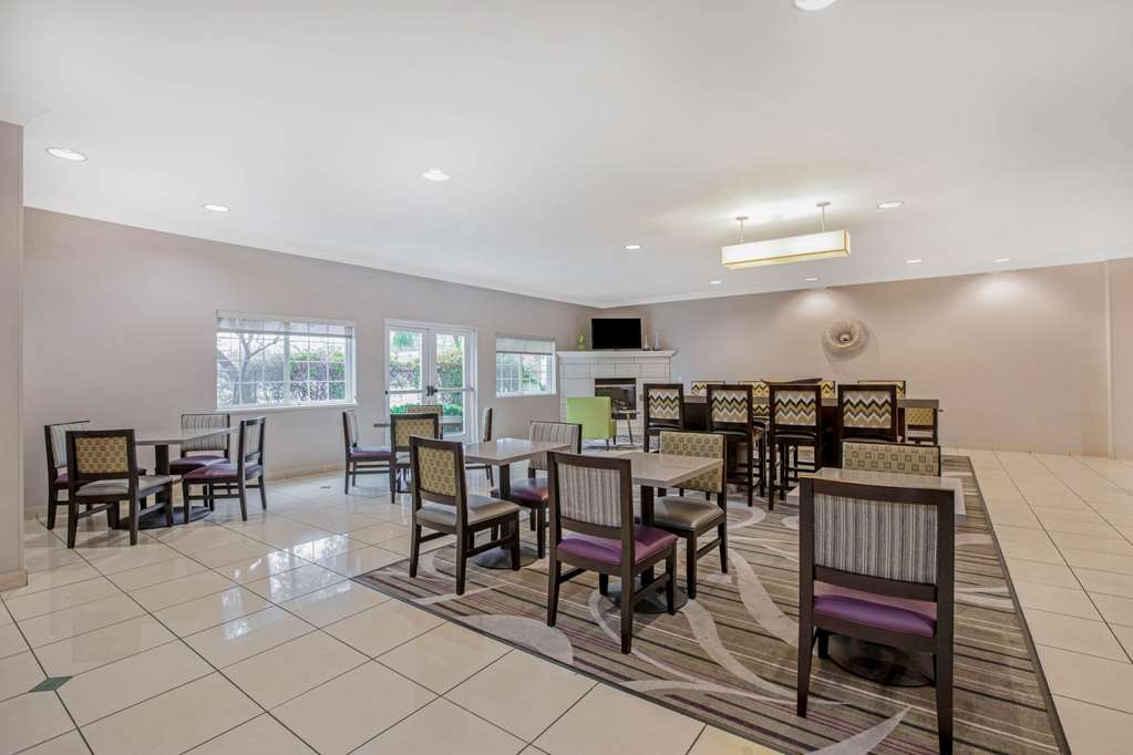 La Quinta Inn & Suites by Wyndham Modesto Salida - photo 27