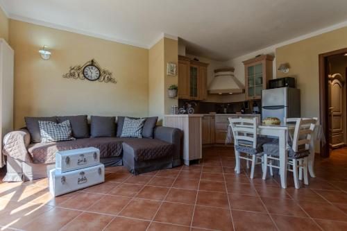CS Holiday — 4-Star Luxury Hotel in Castelnuovo Berardenga, Italy