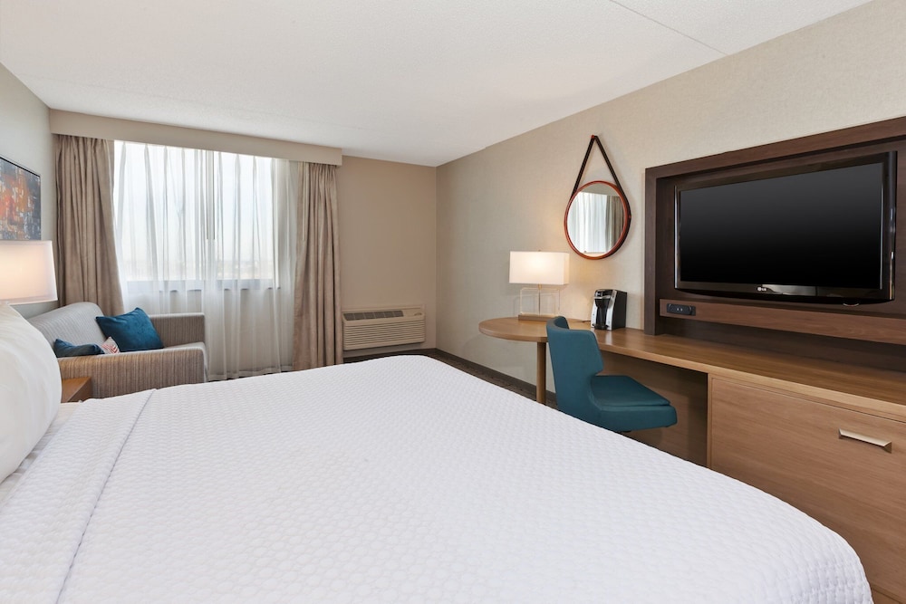 Crowne Plaza Columbus North Worthington by IHG - photo 20