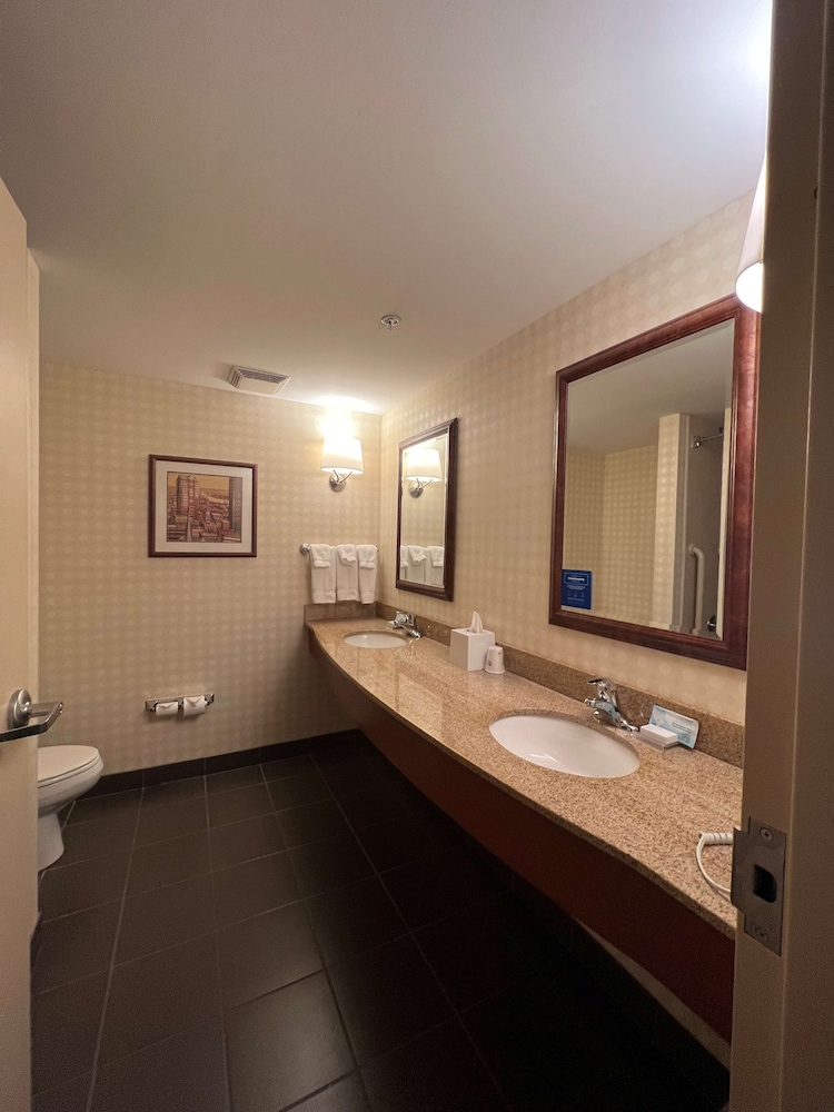 Hilton Garden Inn Manchester Downtown - photo 31