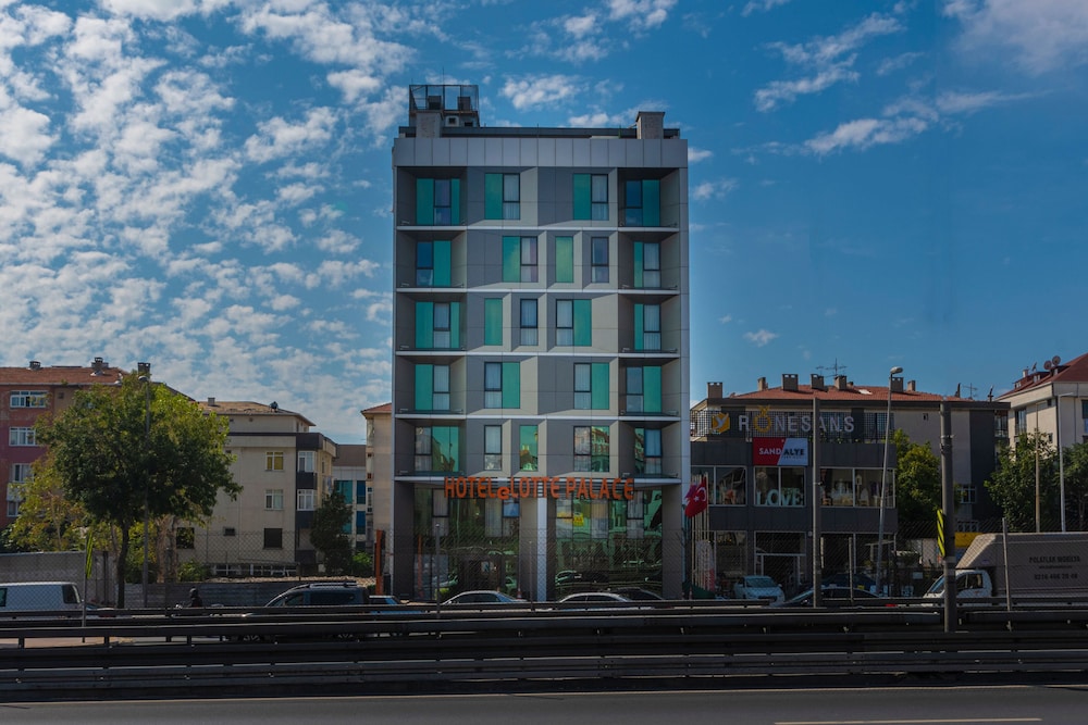 Land Park Hotel — 4-Star Luxury Hotel in Istanbul, Turkey
