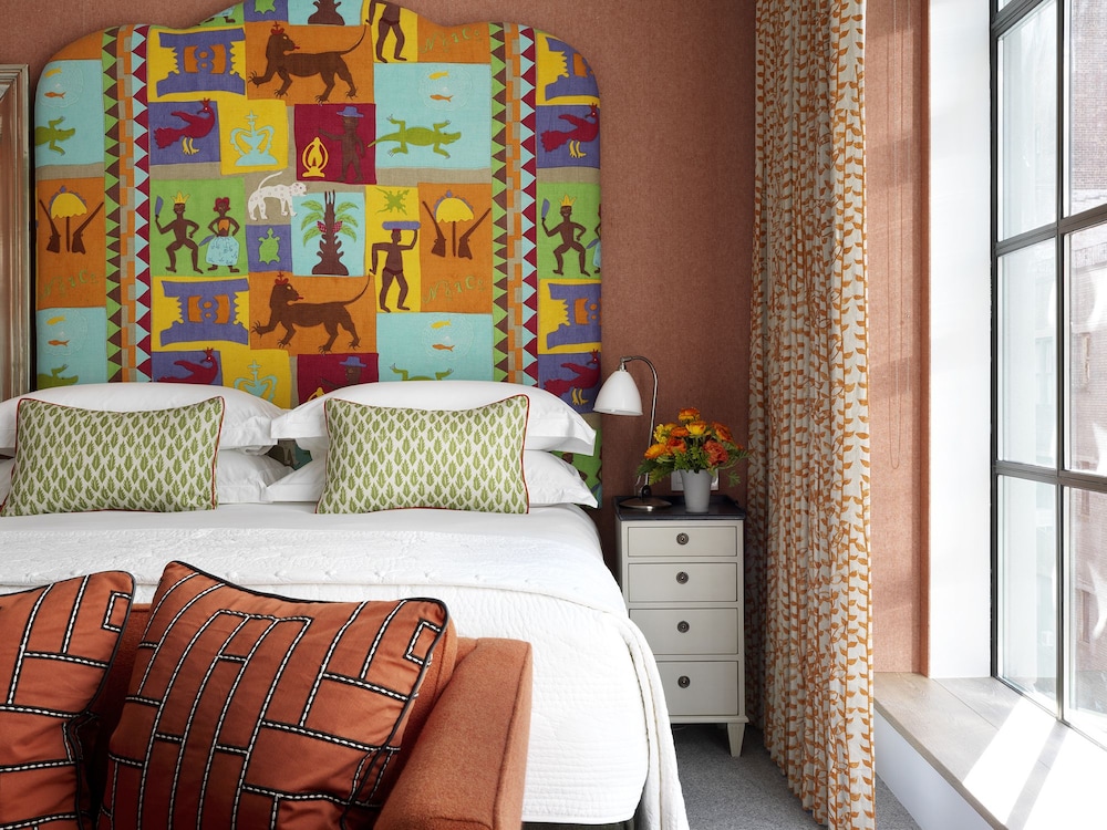 The Whitby Hotel - photo 8