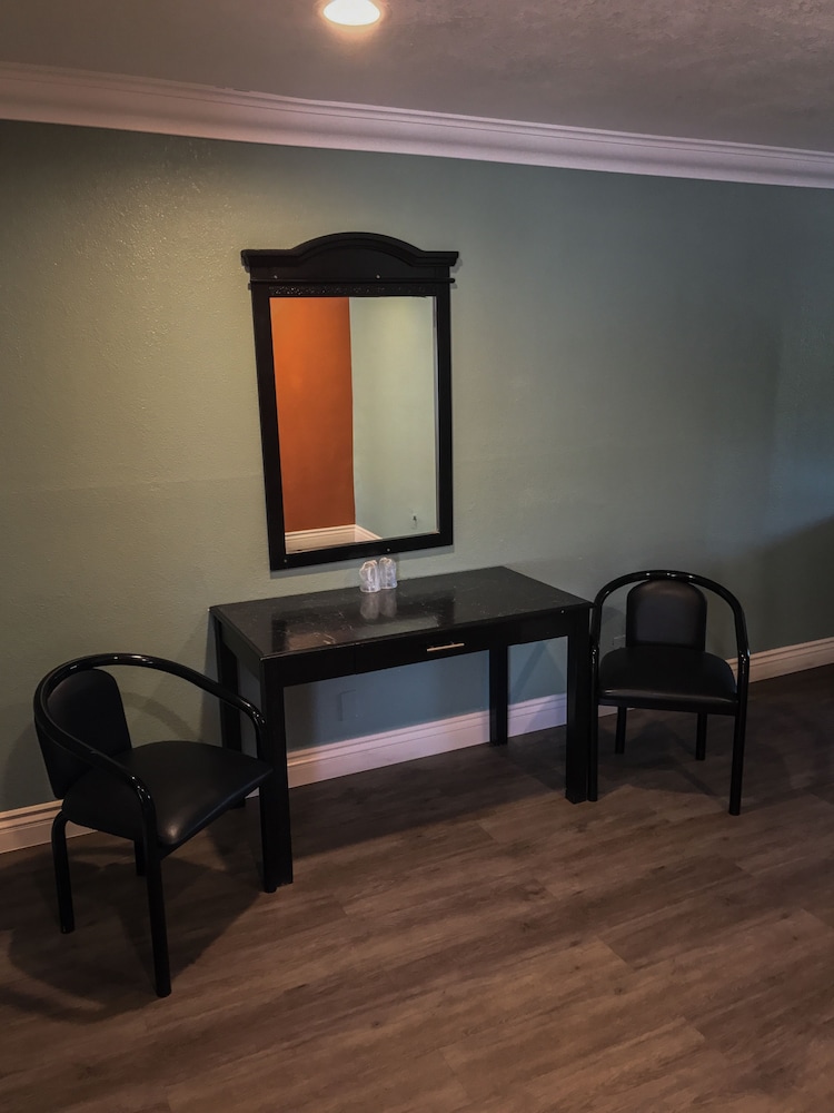 Highland Park Motel - photo 11