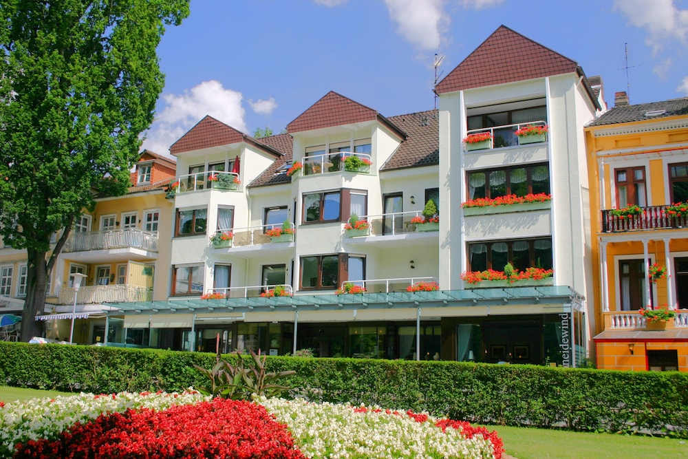 Cafe Schneidewind — 4-Star Luxury Hotel in Bad Pyrmont, Germany