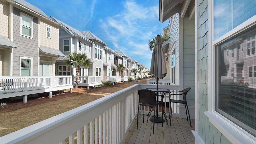 Modern Comfort Resort Style Pool: Perfect Prominence Location for 10 - photo 48