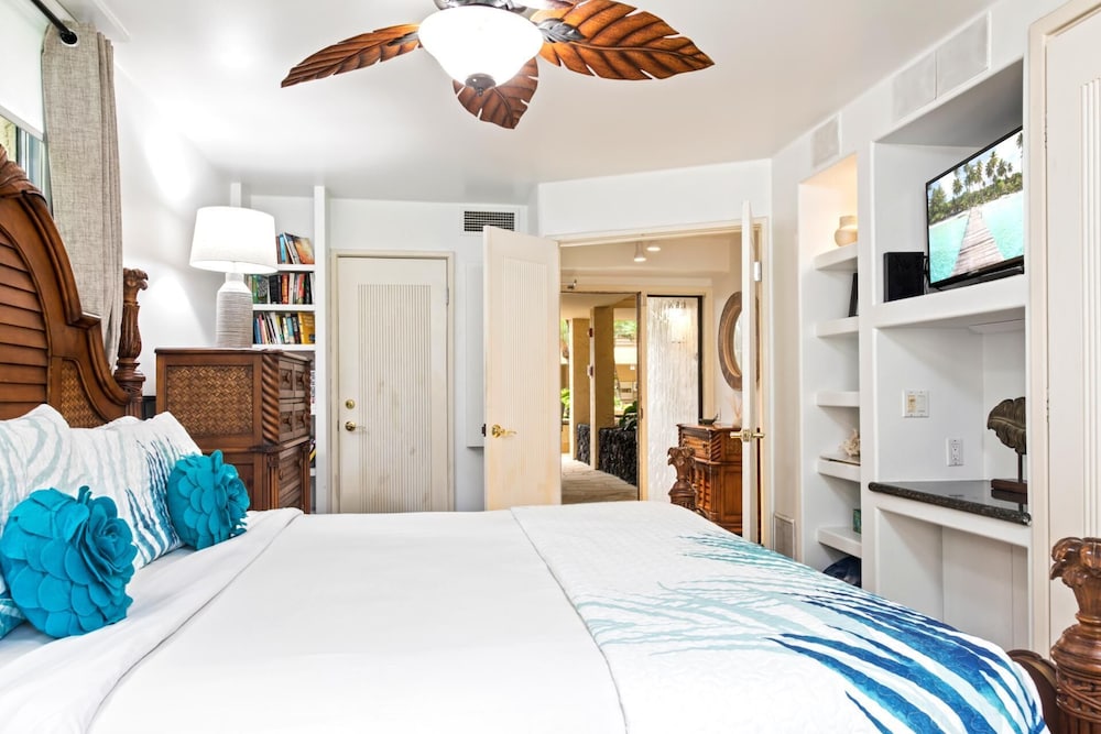 K B M Resorts POL 109 Expansive 2Bd ocean front resort easy access steps to beach - photo 4