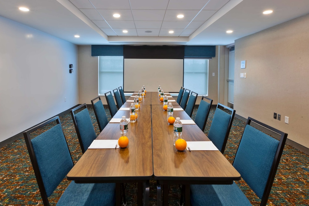 Hampton Inn Cape Cod Canal - photo 35