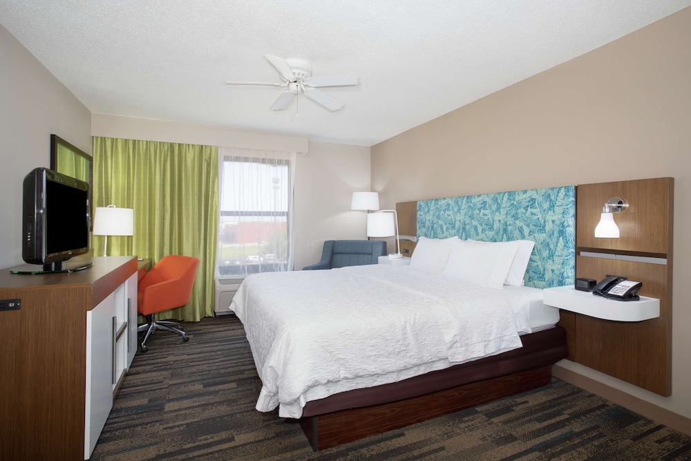 Hampton Inn & Suites Kansas City Merriam - photo 20