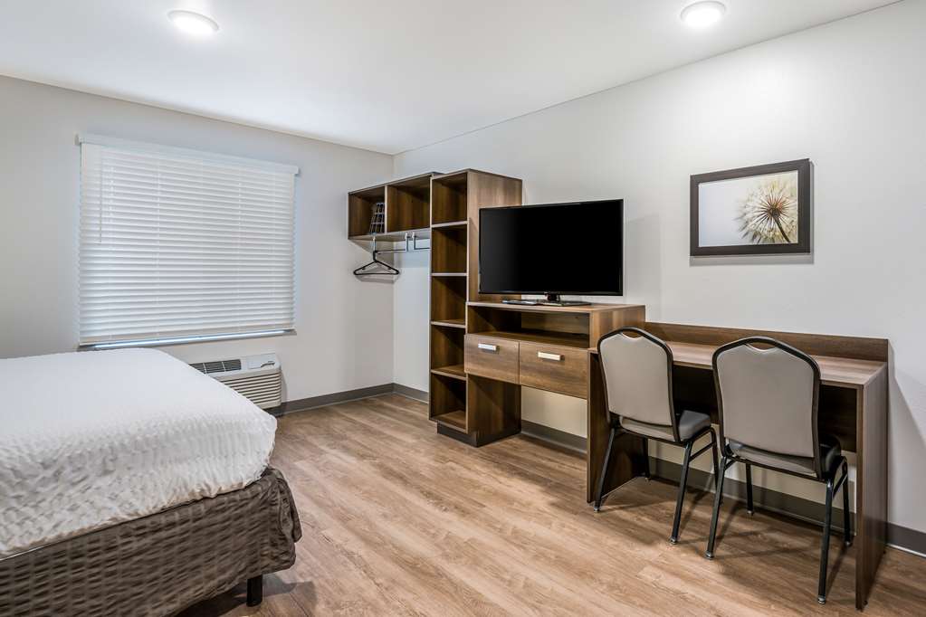 WoodSpring Suites Elgin Chicago - photo 19