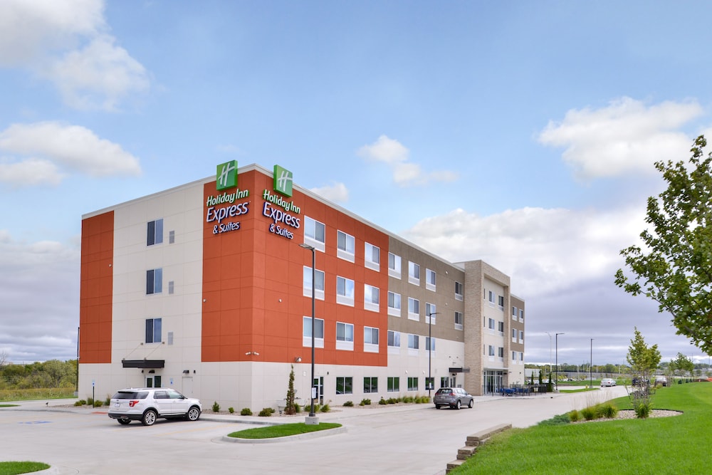 Holiday Inn Express & Suites Kansas City Lee's Summit by IHG - photo 49