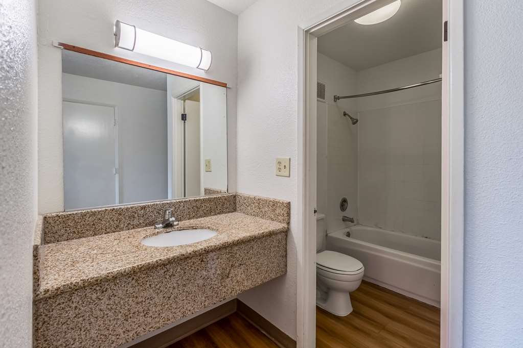 Motel 6 Beaverton OR - photo 21