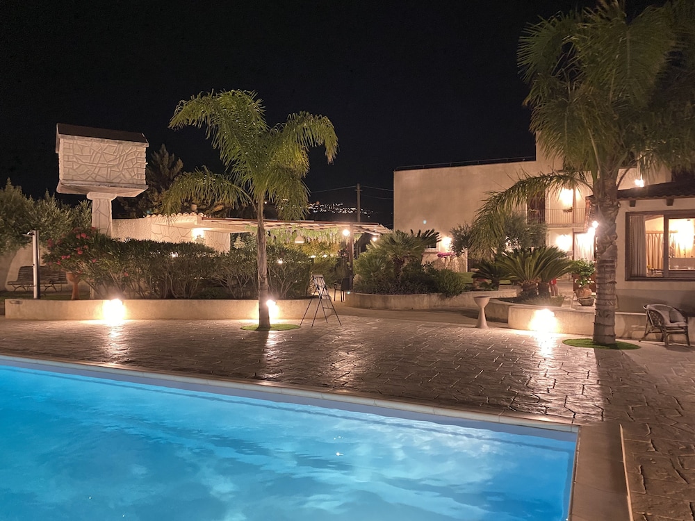 Le Zarafe - carbon neutral hotel in Caltabellotta