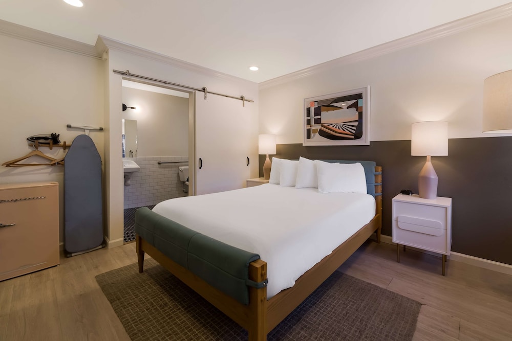 Signature Inn Oakland - photo 24