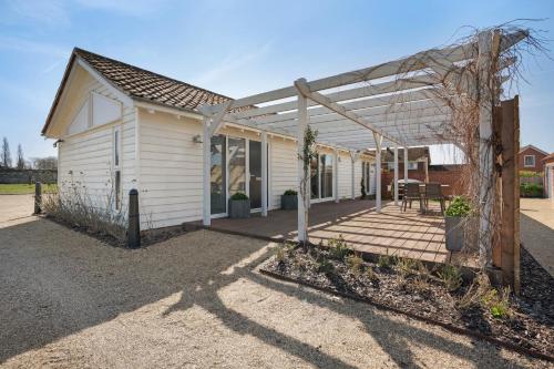 Orchard Cottage 20717574 — Saint Osyth