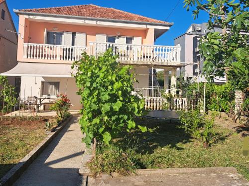 Apartman Daniel's — 4-Star Luxury Hotel in Sukosan, Croatia