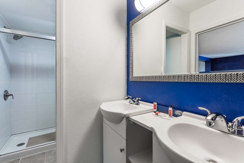 Days Inn by Wyndham Salisbury - photo 11