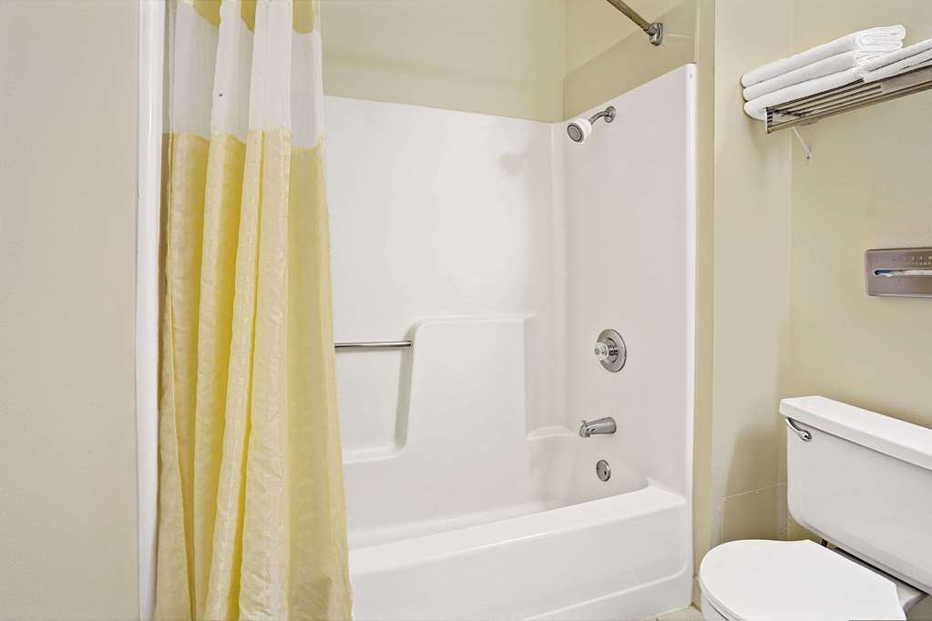 Days Inn by Wyndham Woodland - photo 18
