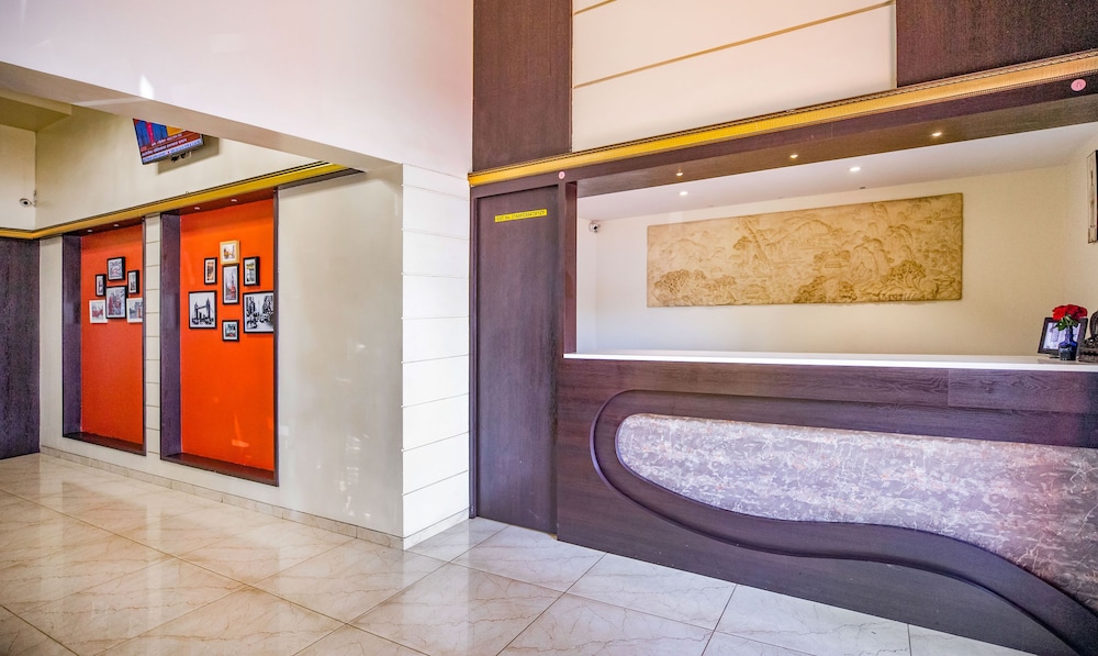 Hotel 24 Seven in Nashik, India