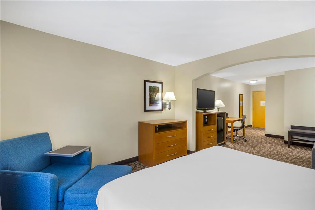 Best Western Plus Richmond Hill Inn - photo 15