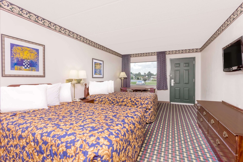 Howard Johnson by Wyndham Perry GA - photo 17