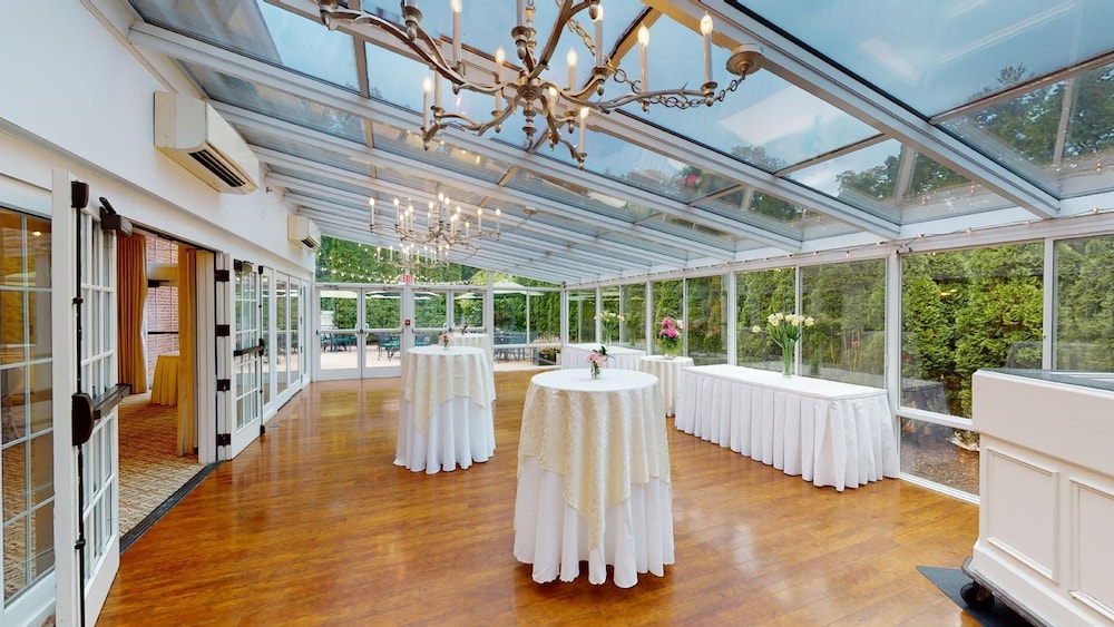 Simsbury Inn - photo 18