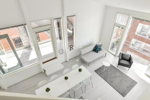 Kotimaailma Kaunis saunallinen kattohuoneisto 10lle Espoon keskustassa — 4-Star Luxury Hotel in Espoo, Finland
