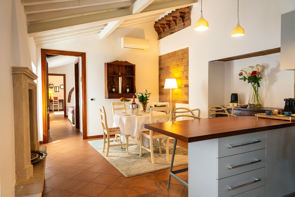 Αn exclusive deconsecrated former church residence from 1170 — 5-Star Luxury Hotel in Verona, Italy