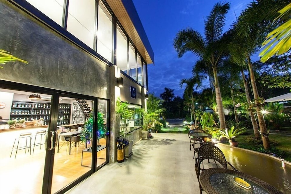 Crystal Box Hotel — Loei — photo 2