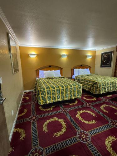Sunrise inn - photo 32