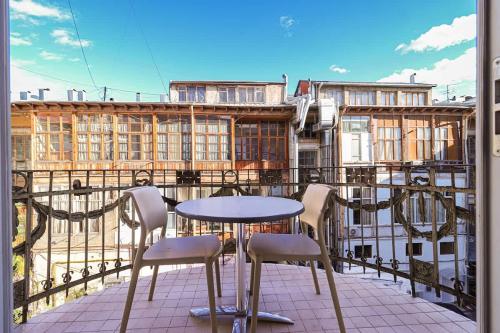 Central Tbilisi Modern 1BR Apt By Wehost