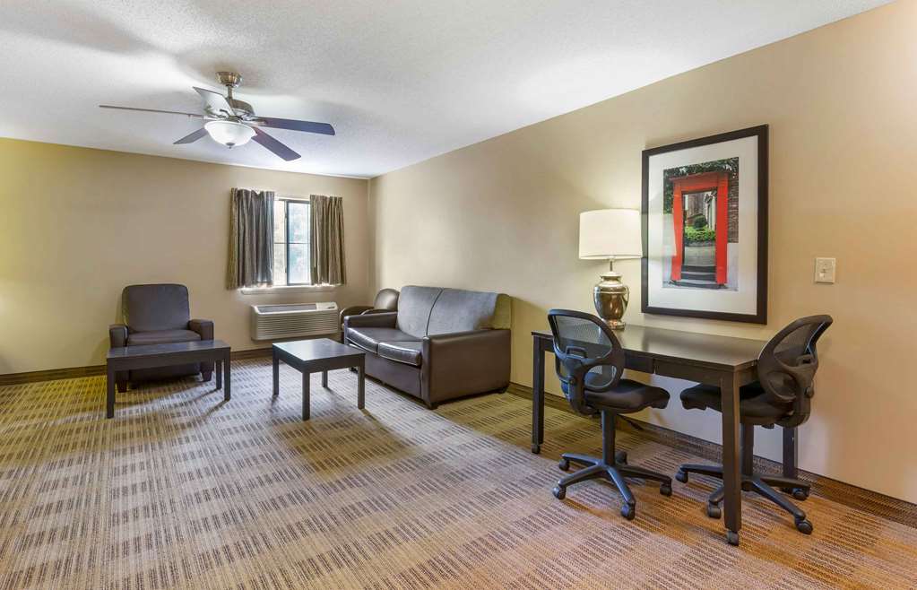 Suburban Studios Cary RDU Airport - photo 29