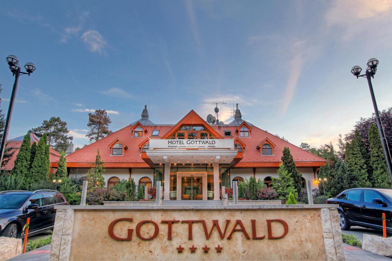 Gottwald Hotel - carbon neutral hotel in Tata
