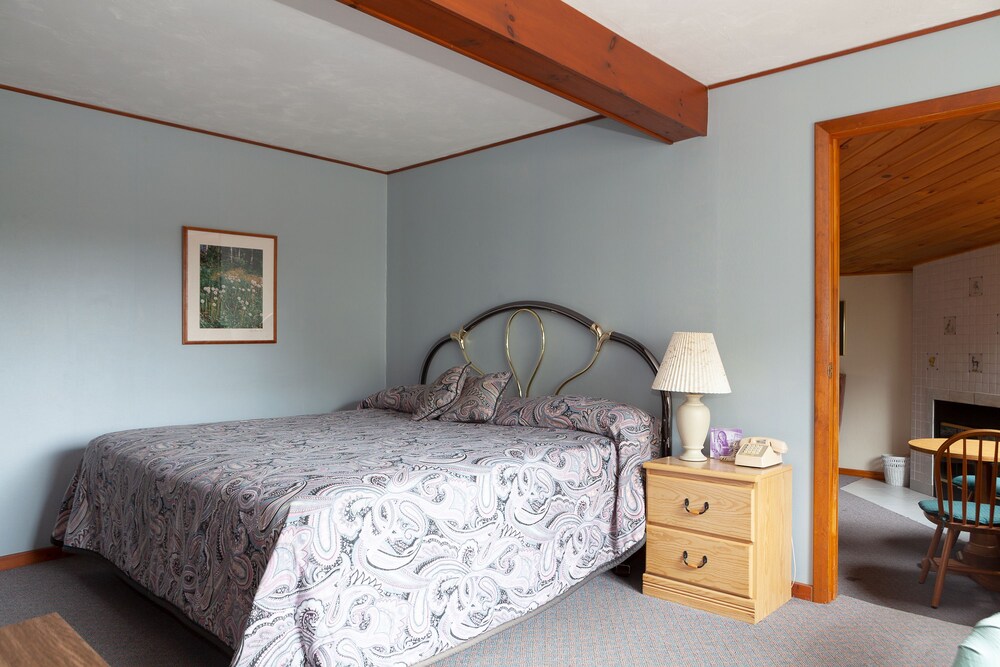 Town & Country Motor Inn - photo 3
