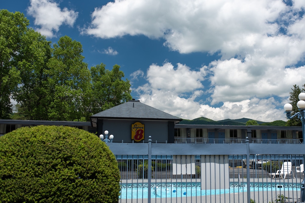 Super 8 by Wyndham Black Mountain - photo 24