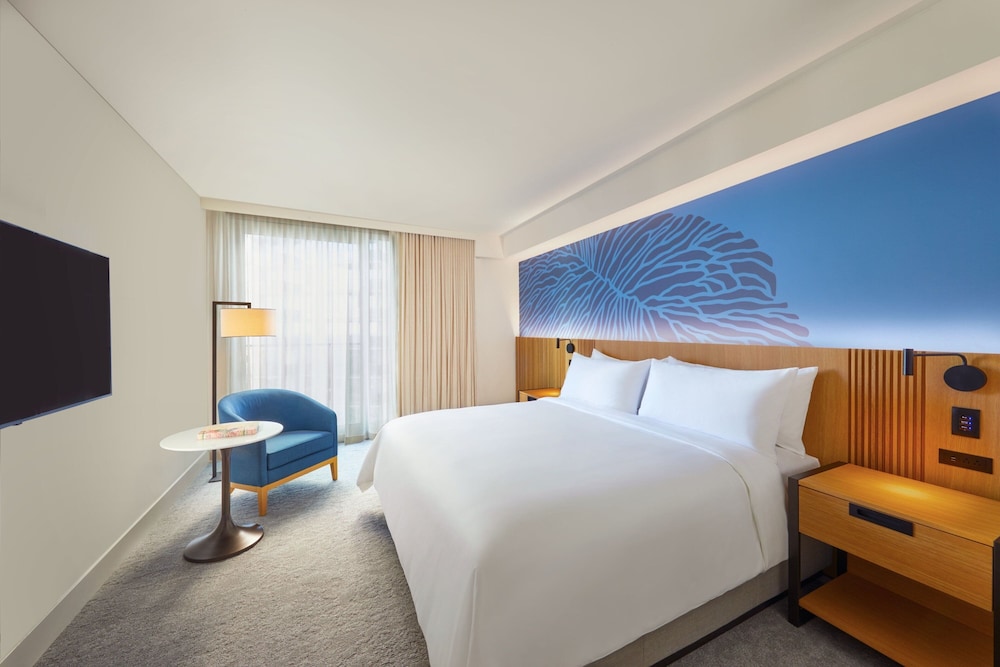 Renaissance Honolulu Hotel & Spa - photo 29