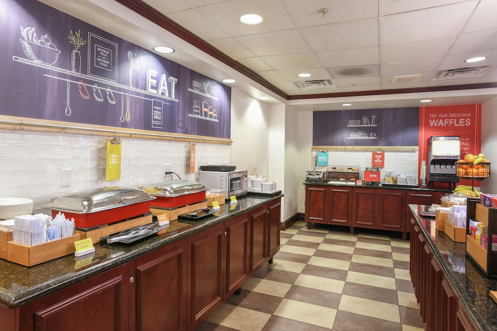 Hampton Inn & Suites Cincinnati Union Center - photo 46