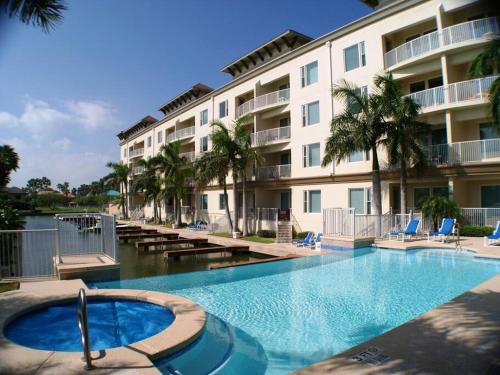 Las Marinas 106 Channelfront boatslip waterview — 4-Star Luxury Hotel in South Padre Island, United States