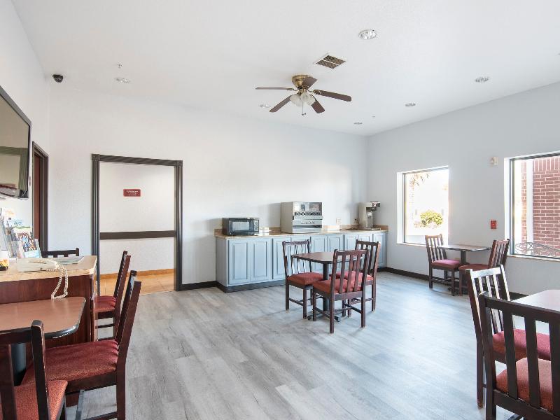 OYO Townhouse Clute Lake Jackson - photo 81