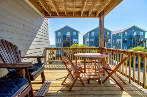Sea Drift 200: Breezy by Carolina Beach Realty — 4-Star Luxury Hotel in Carolina Beach, United States