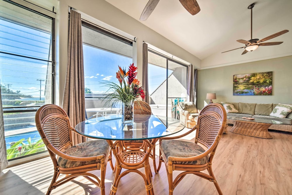 Kihei Oceanside Escape with Balcony Steps to Beach — 4-Star Luxury Hotel in Kihei, United States