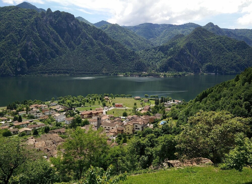 Lago Idro Glamping Boutique — 5-Star Luxury Hotel in Anfo, Italy