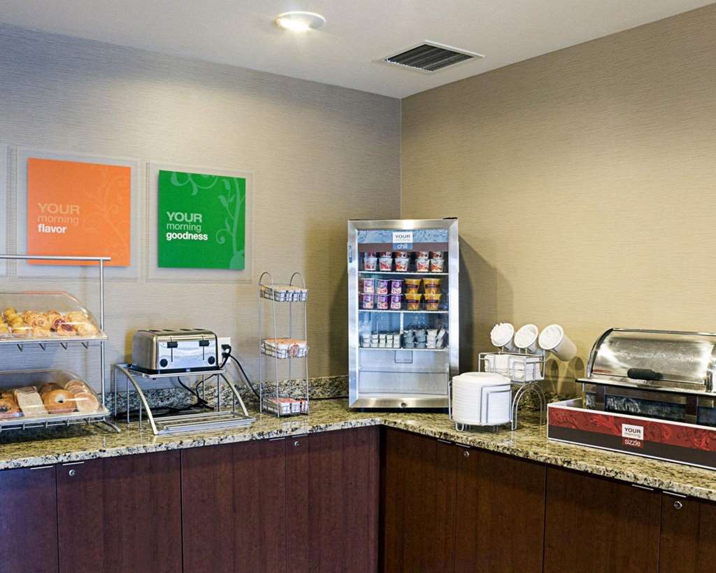 Comfort Suites Fargo Medical Center - photo 32