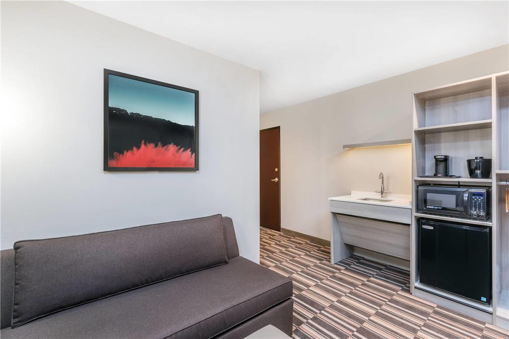 Microtel Inn & Suites By Wyndham Perry - photo 9