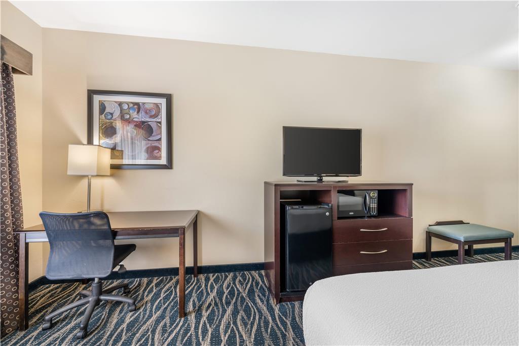 Best Western Plus Eastgate Inn & Suites - photo 16