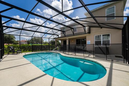 Modern 5BD 4BA pool home in a golf resort community of Providence — 4-Star Luxury Hotel in Davenport, United States
